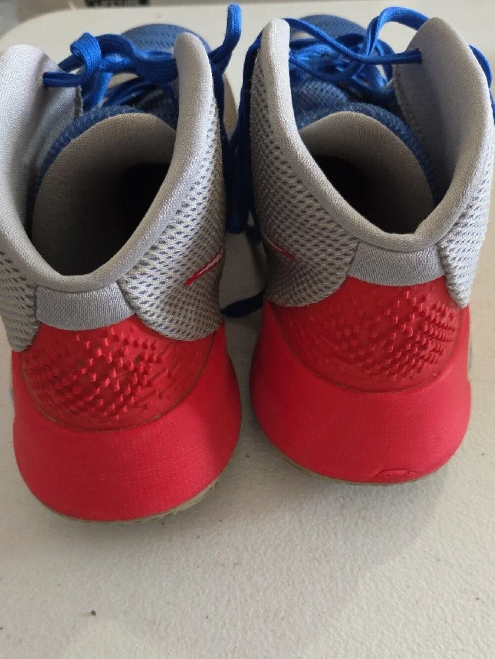 Nike Mens Size 10.5 KD Trey 5 III Kevin Durant Shoes Gray Red Blue Basketball